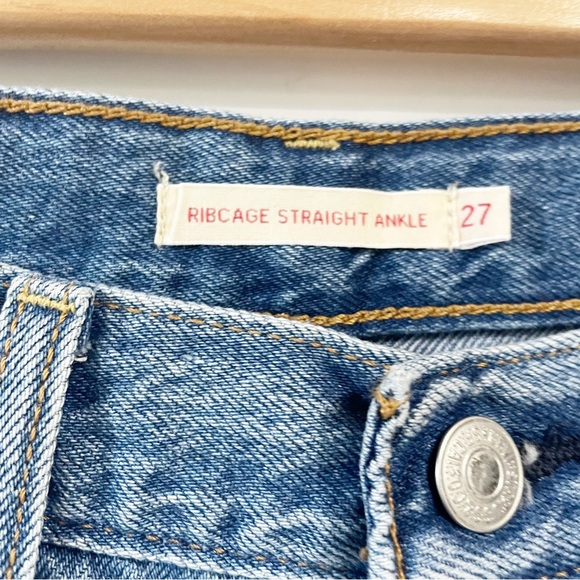 Levi’s Women Big E Ribcage Straight Ankle Size 27 Jeans Destroyed - Picture 3 of 7